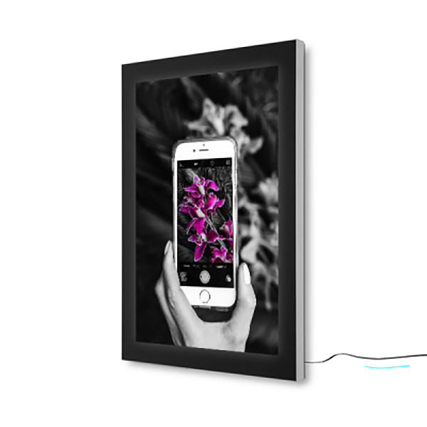 Šviečiantis LED rėmas PREMIUM laukui